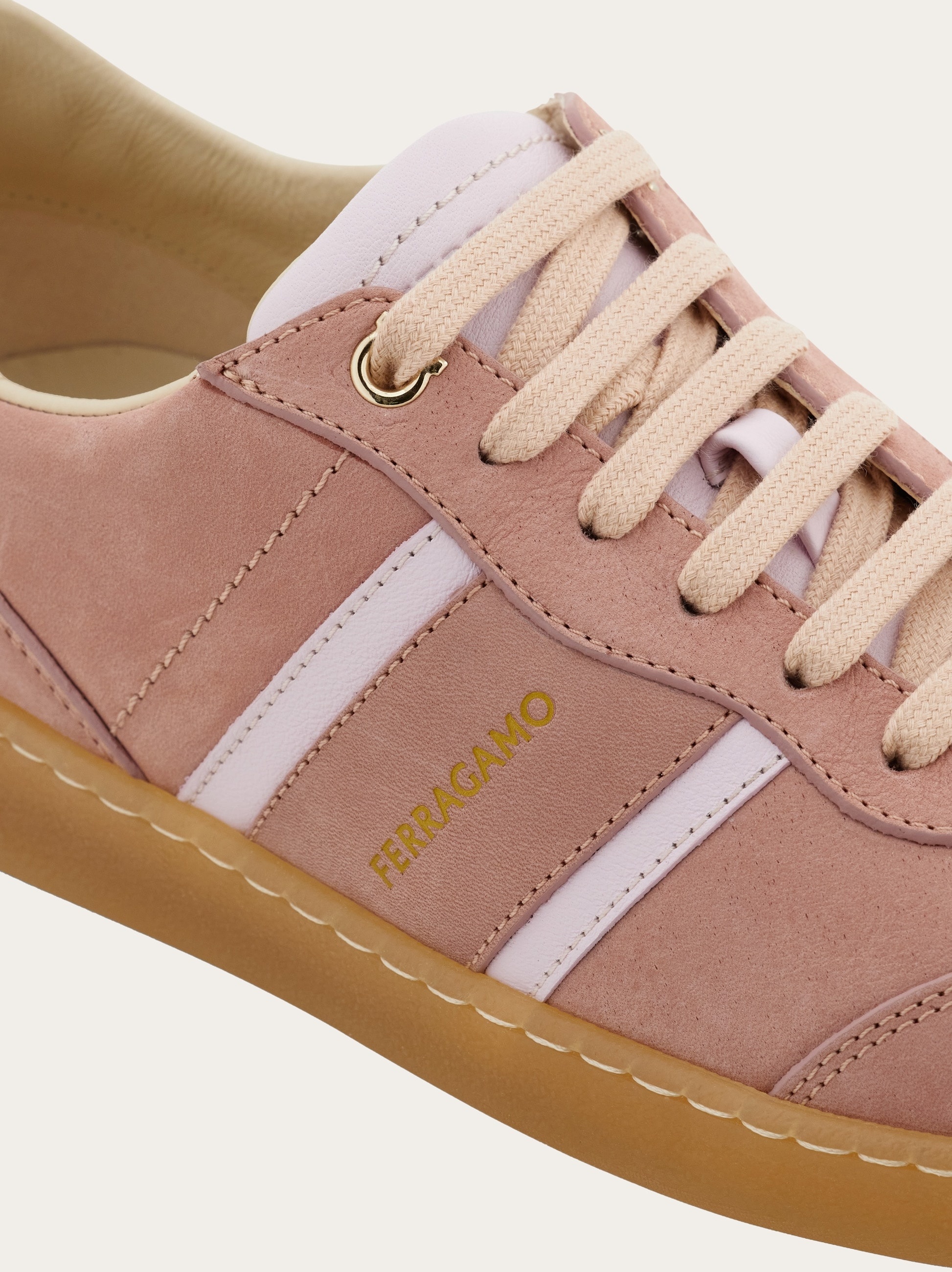 Low-top sneaker with logo - 7