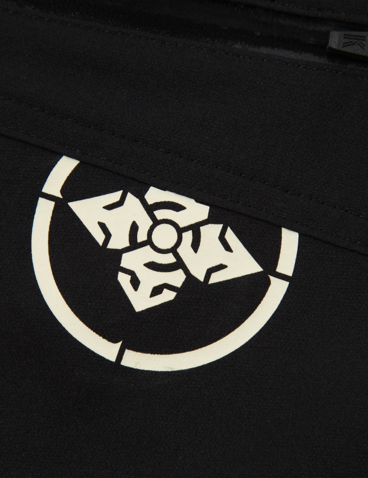 Brand Elements Print Sport Shorts - 13