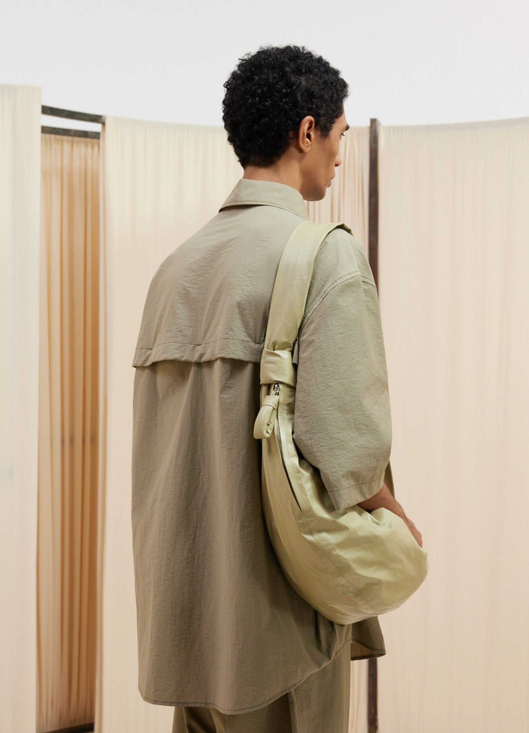 Lemaire MEDIUM SOFT CROISSANT | REVERSIBLE