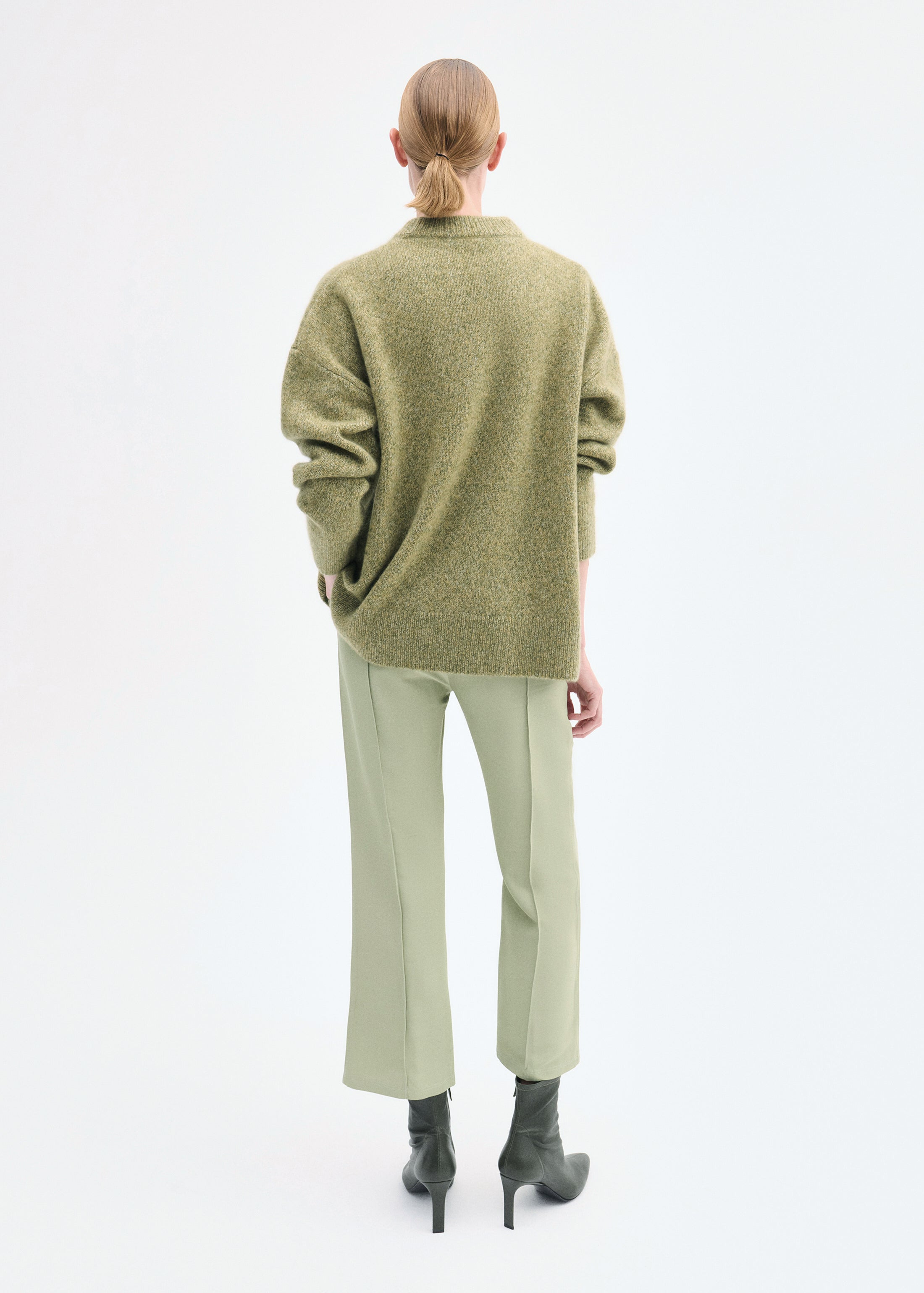 Boyfriend Sweater in Cashmere - 4