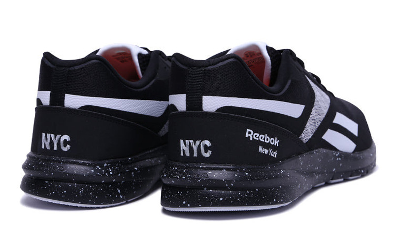 Reebok Reebok runner 'Black White' FW1253 outlook
