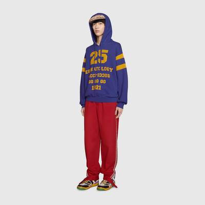 GUCCI Sweatshirt with '25 Gucci Eschatology and Blind for Love 1921 ' print outlook