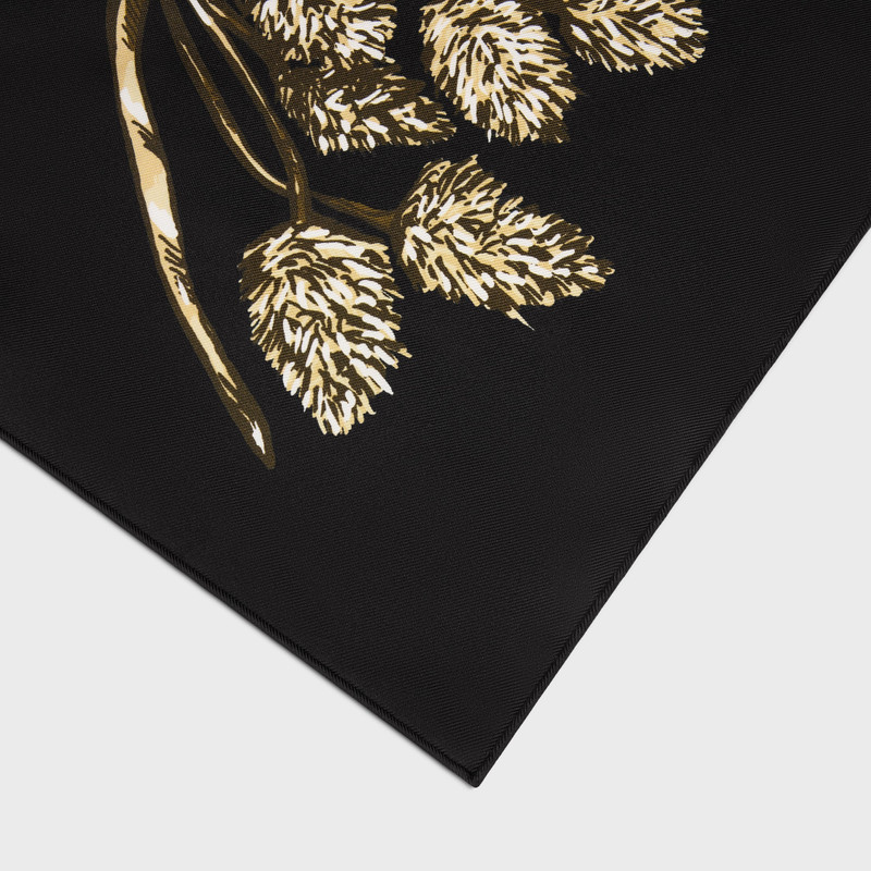 square IN silk twill 3