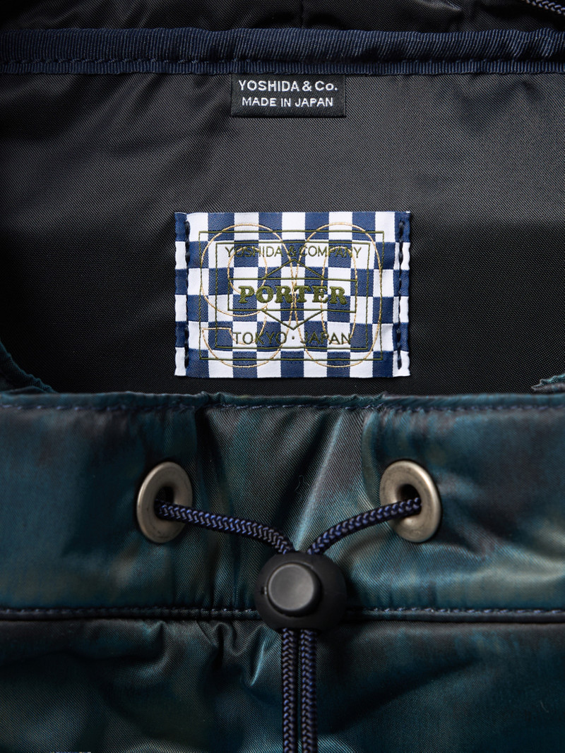 9200002 HAND CORROSION ON NYLON TWILL 6