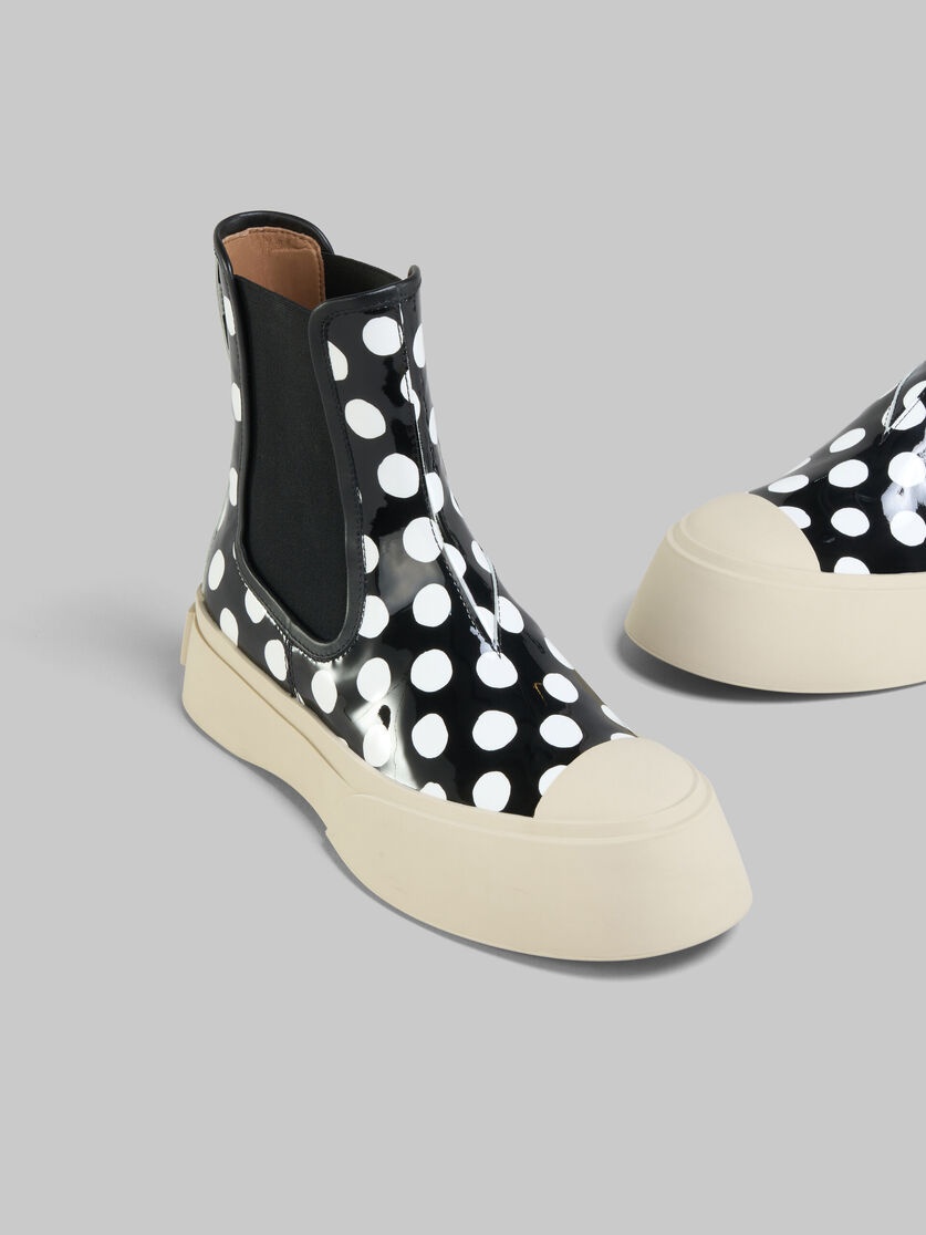 BLACK AND WHITE POLKA-DOT PATENT LEATHER PABLO CHELSEA BOOT - 4