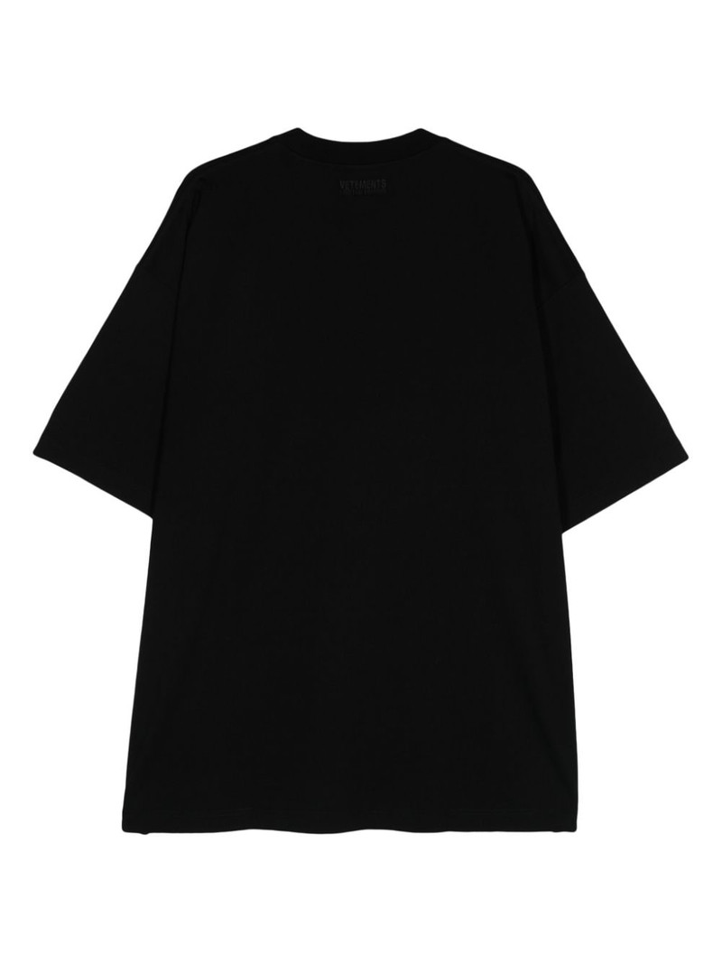 VETEMENTS logo-embroidered T-shirt outlook