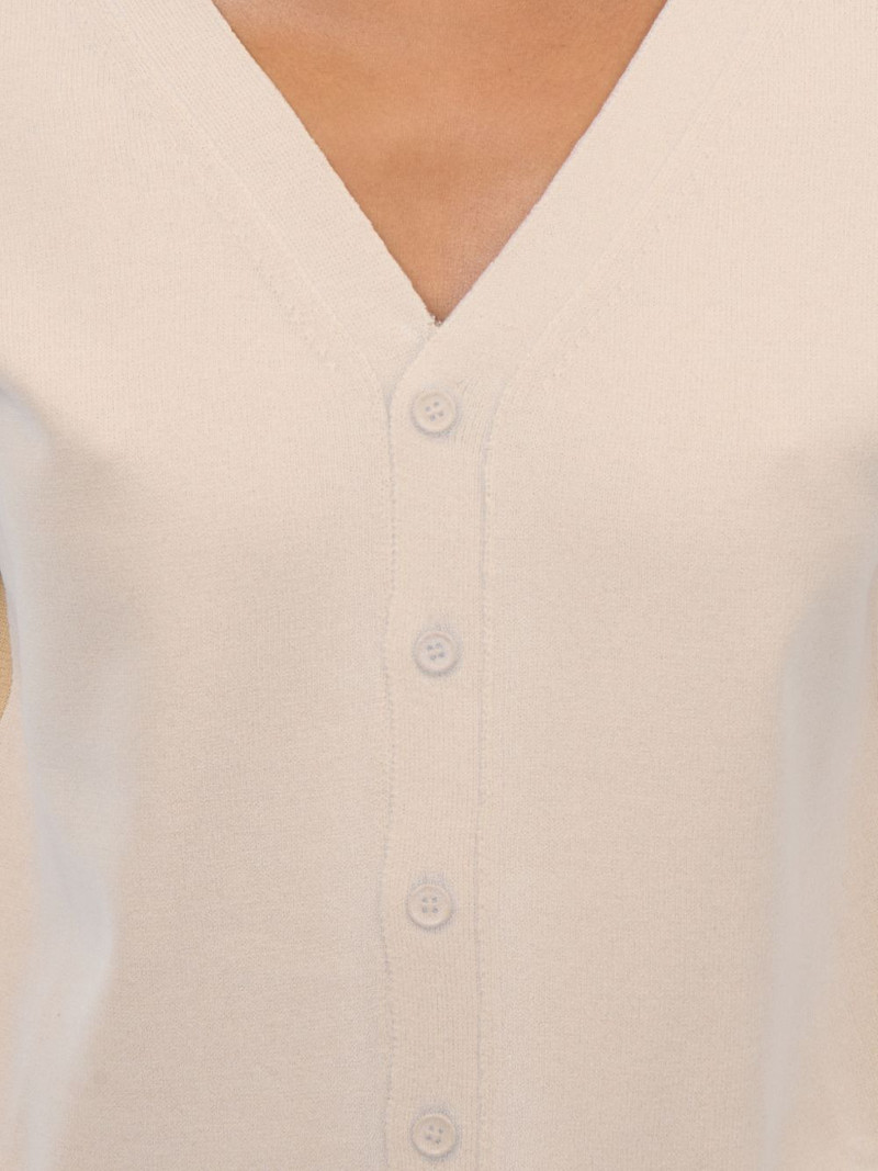 V-neck buttoned cardigan 7