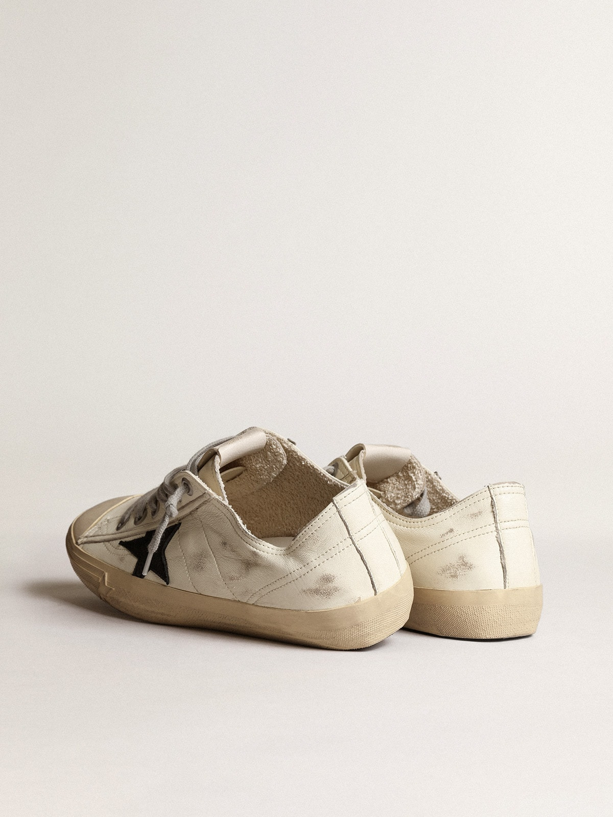 V-Star sneakers in off-white nappa leather with black nubuck star - 3