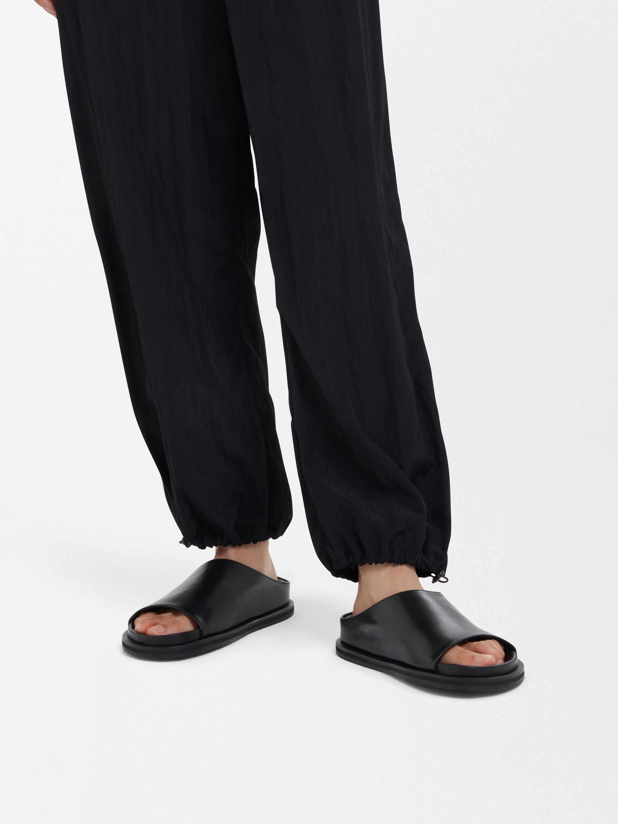 Gia Textured Viscose Pant - 6
