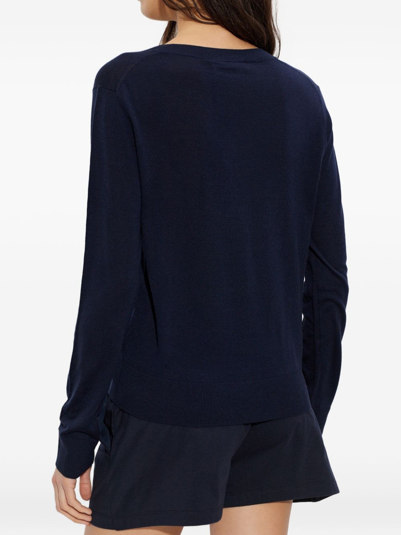V-neck logo top 4