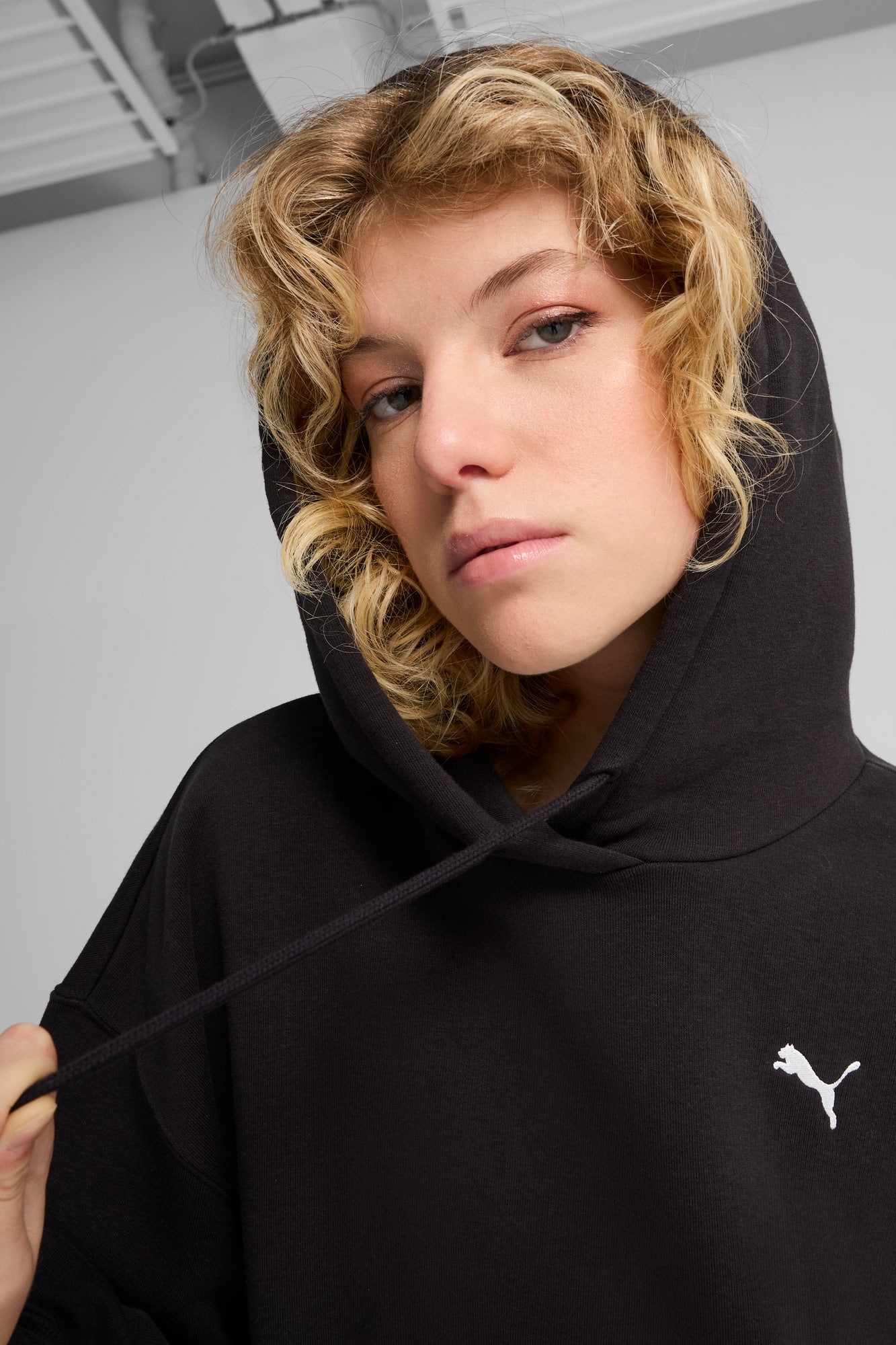 Wardrobe Essentials Women's Relaxed Cropped Hoodie - 4