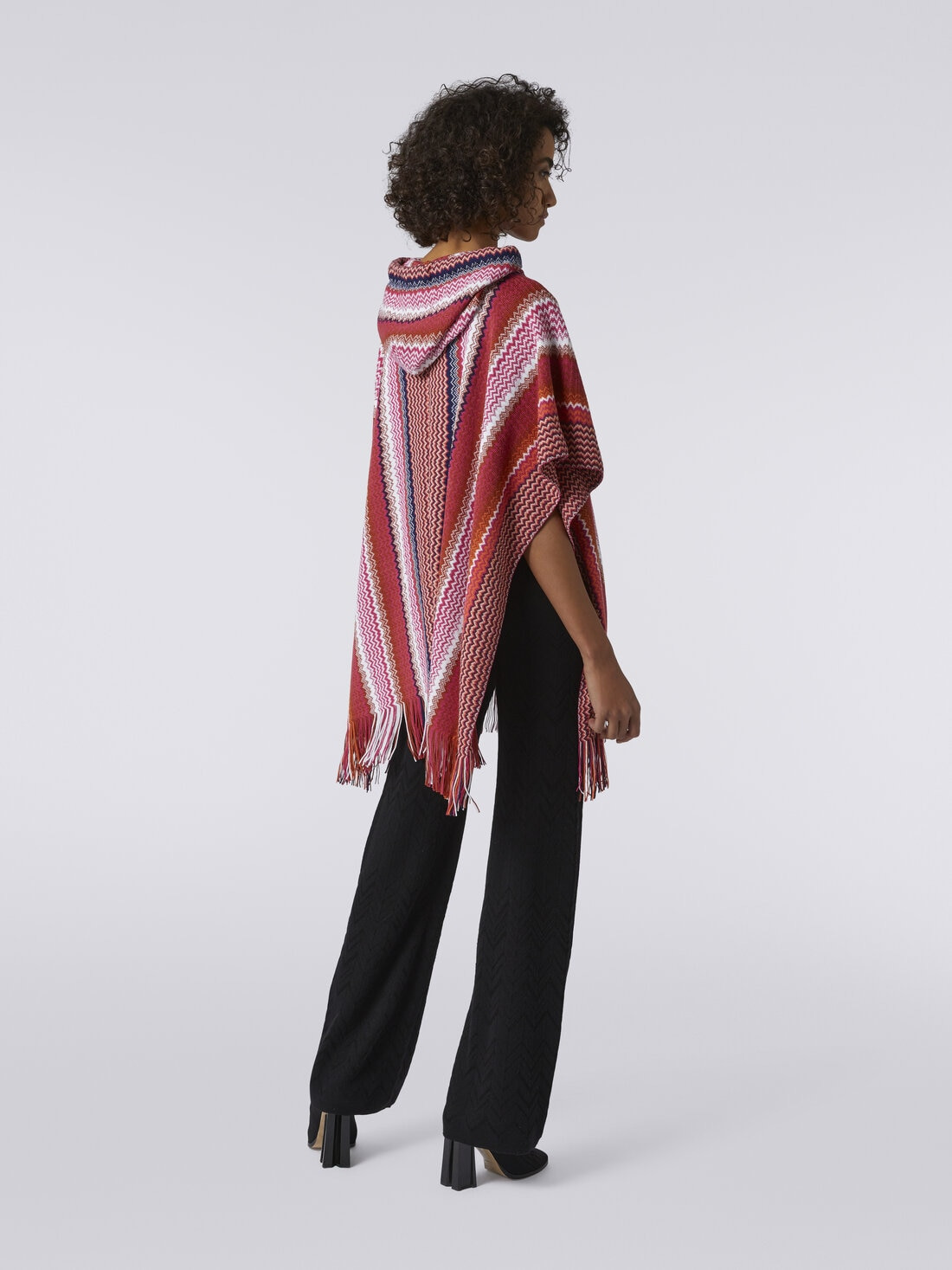 Zigzag wool blend poncho with frayed edge - 4