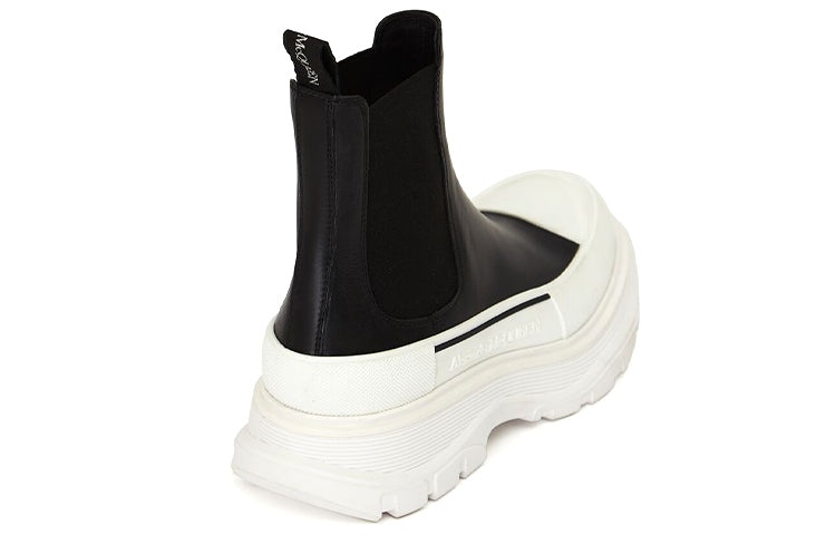 (WMNS) Alexander McQueen Chelsea Tread Ankle Boot 'Black White' 635714WHZ611071 - 3