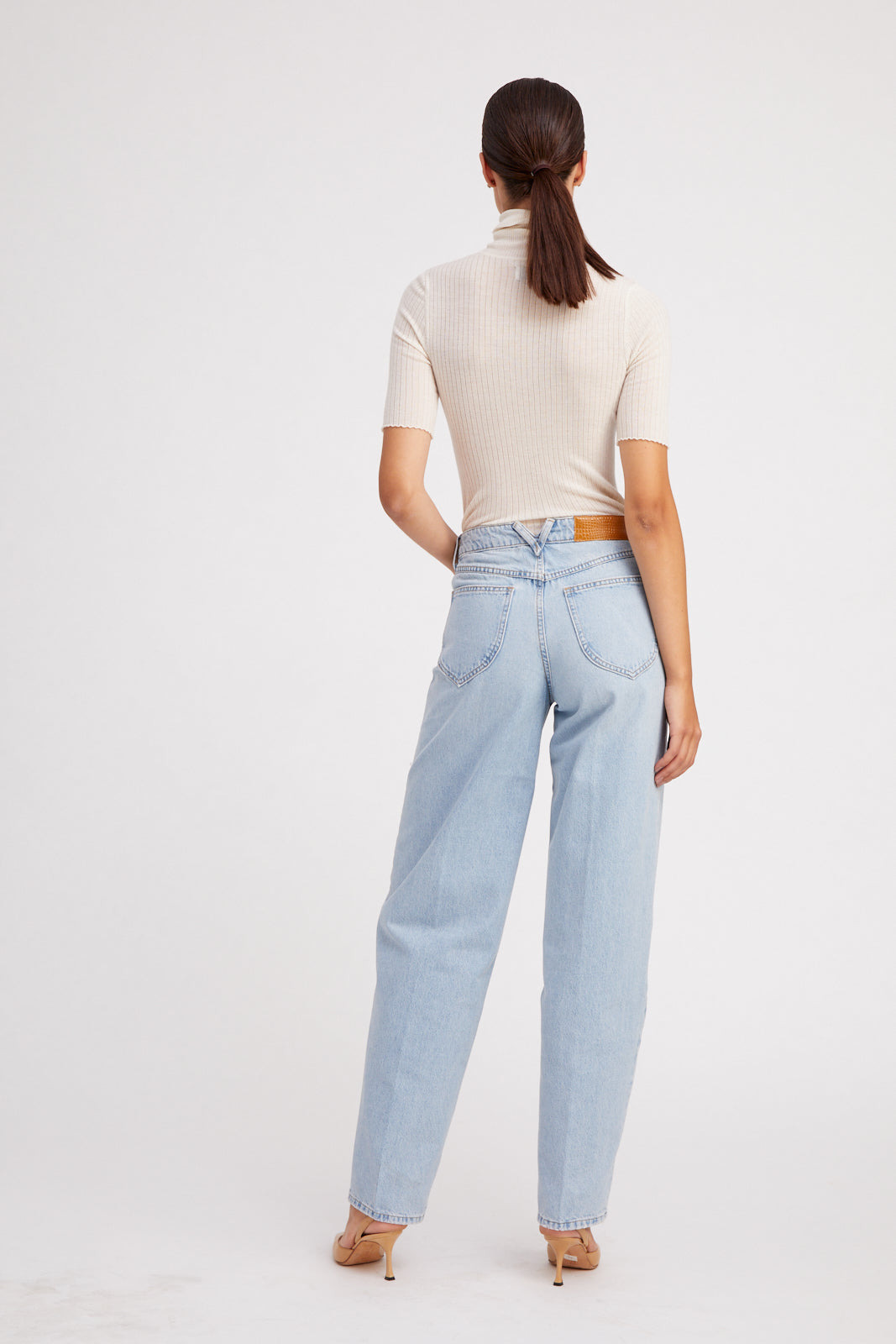 CHALK CASHMERE TURTLENECK - 8
