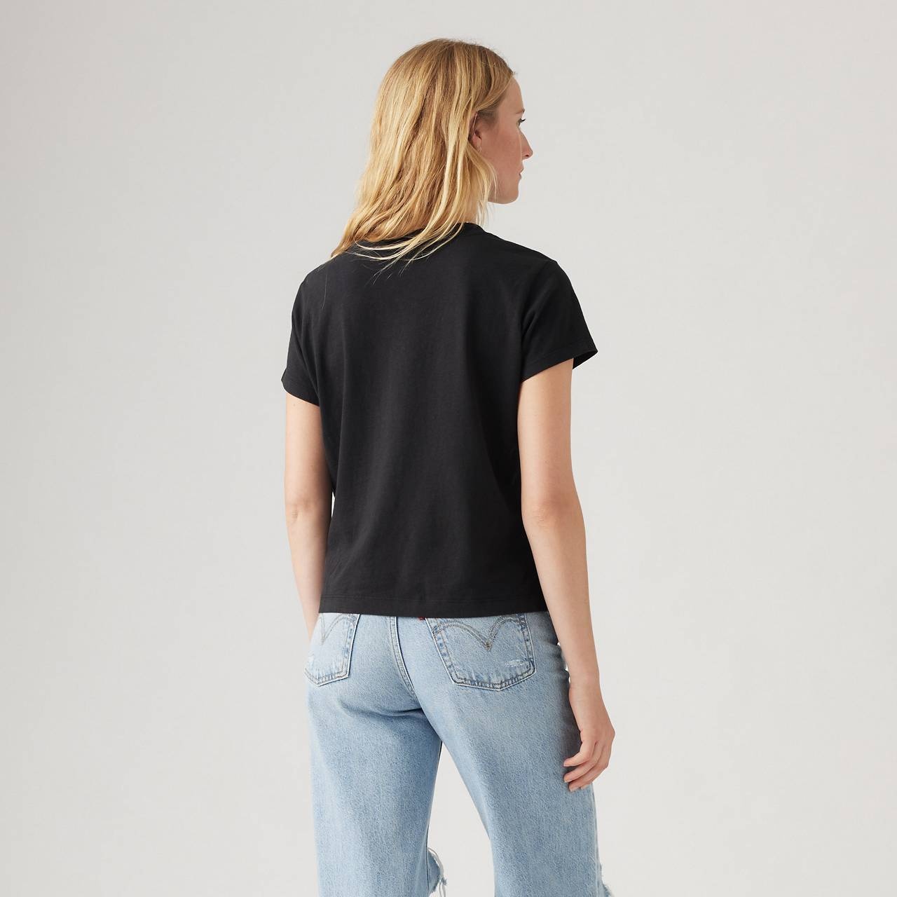 BOXY V-NECK T-SHIRT - 3