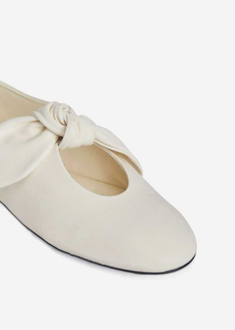 Leather Bow Flat in Ivory 3
