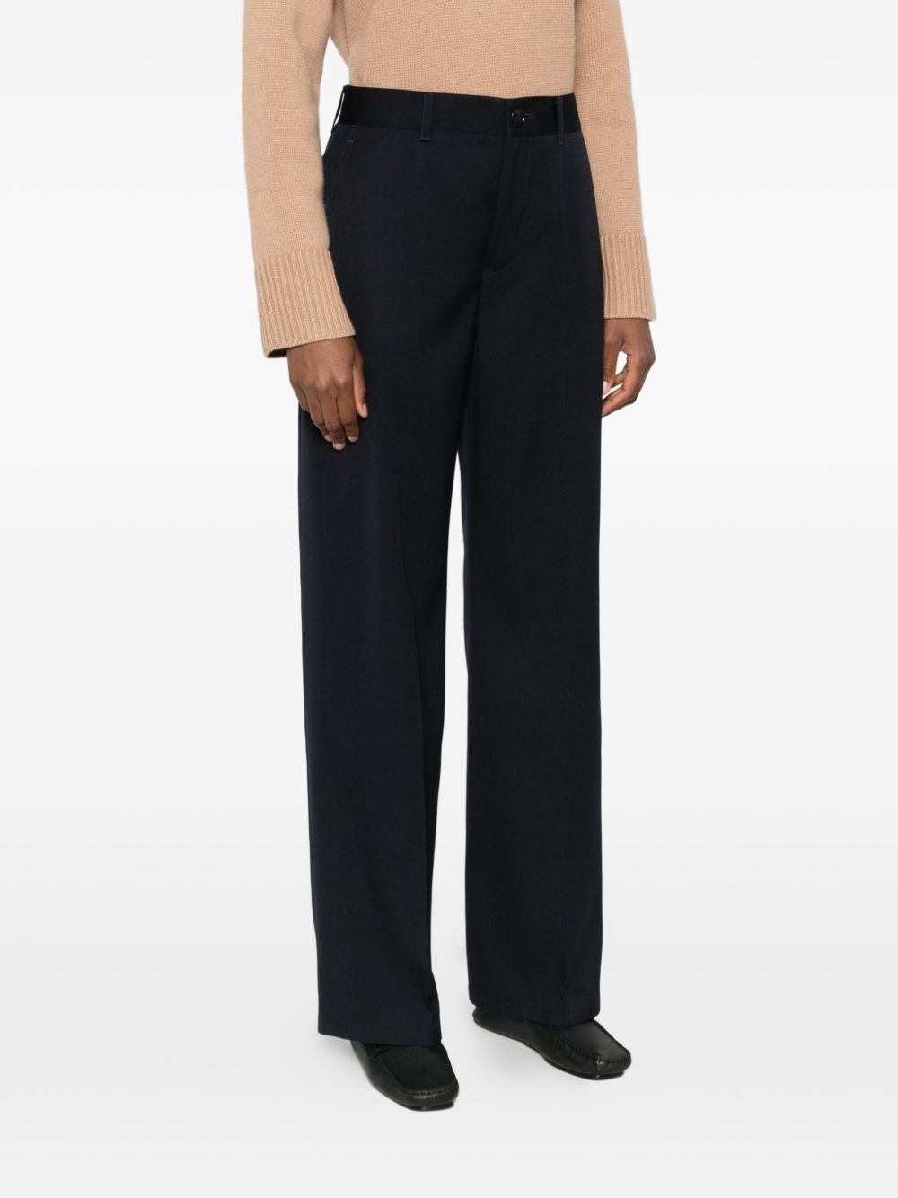 button-fastening trousers - 3