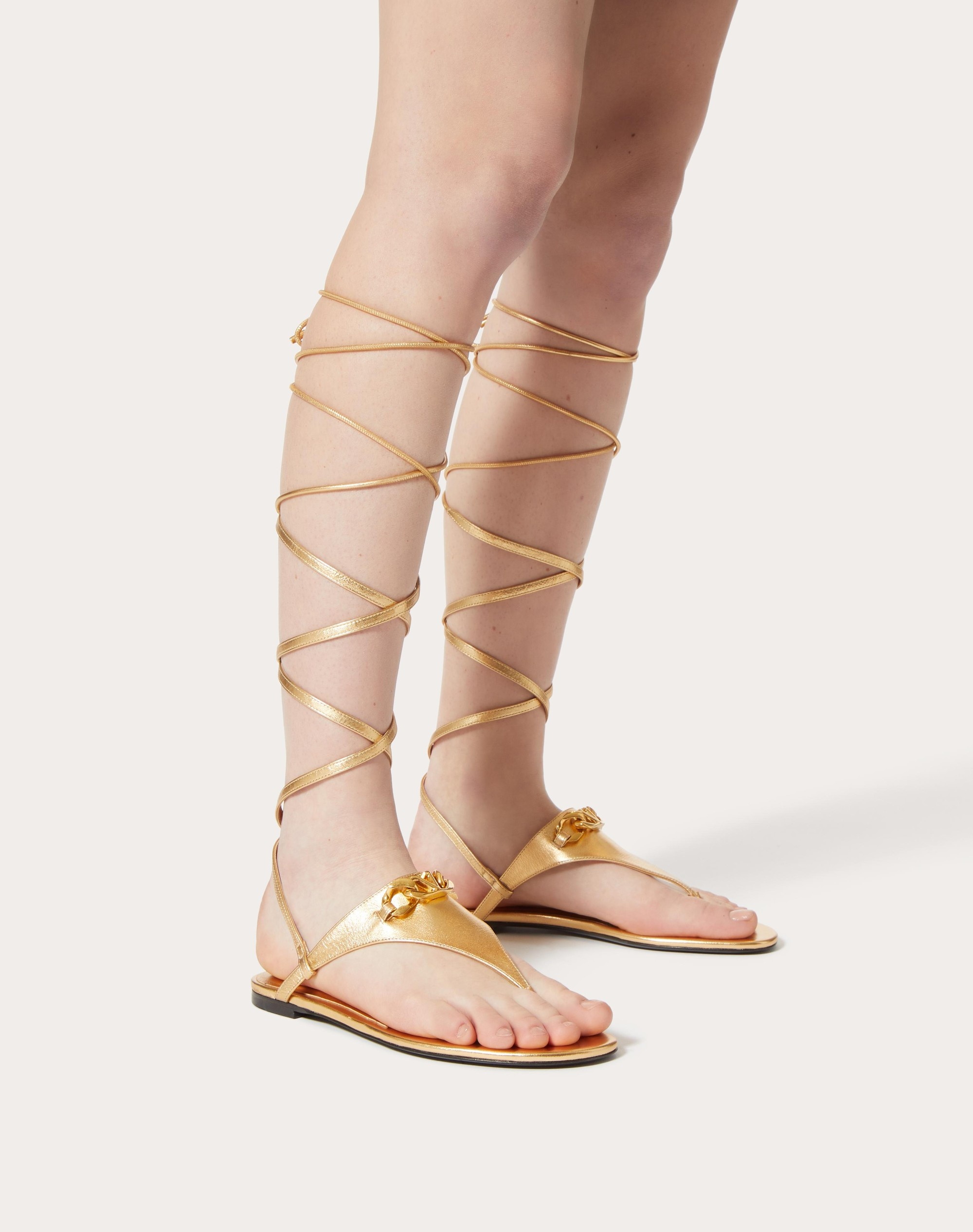 VLOGO CHAIN METALLIC NAPPA FLAT THONG SANDALS - 6