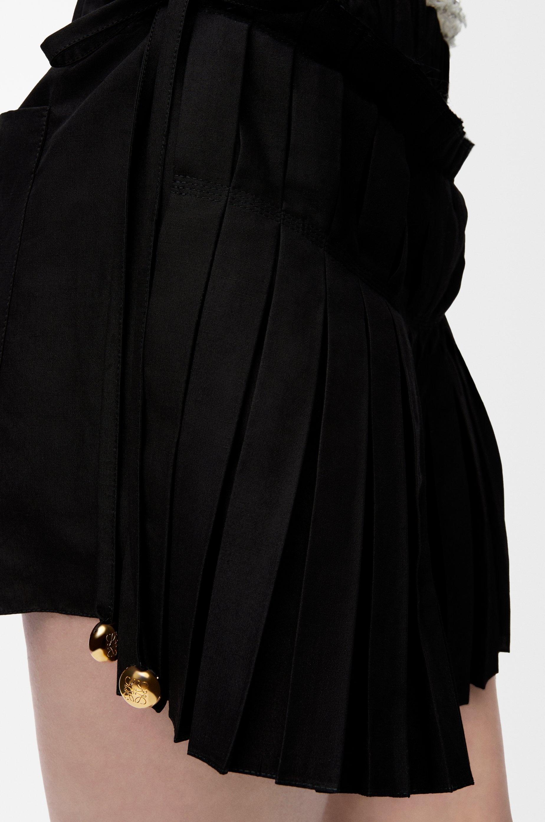 Pleated shorts in viscose and linen - 5