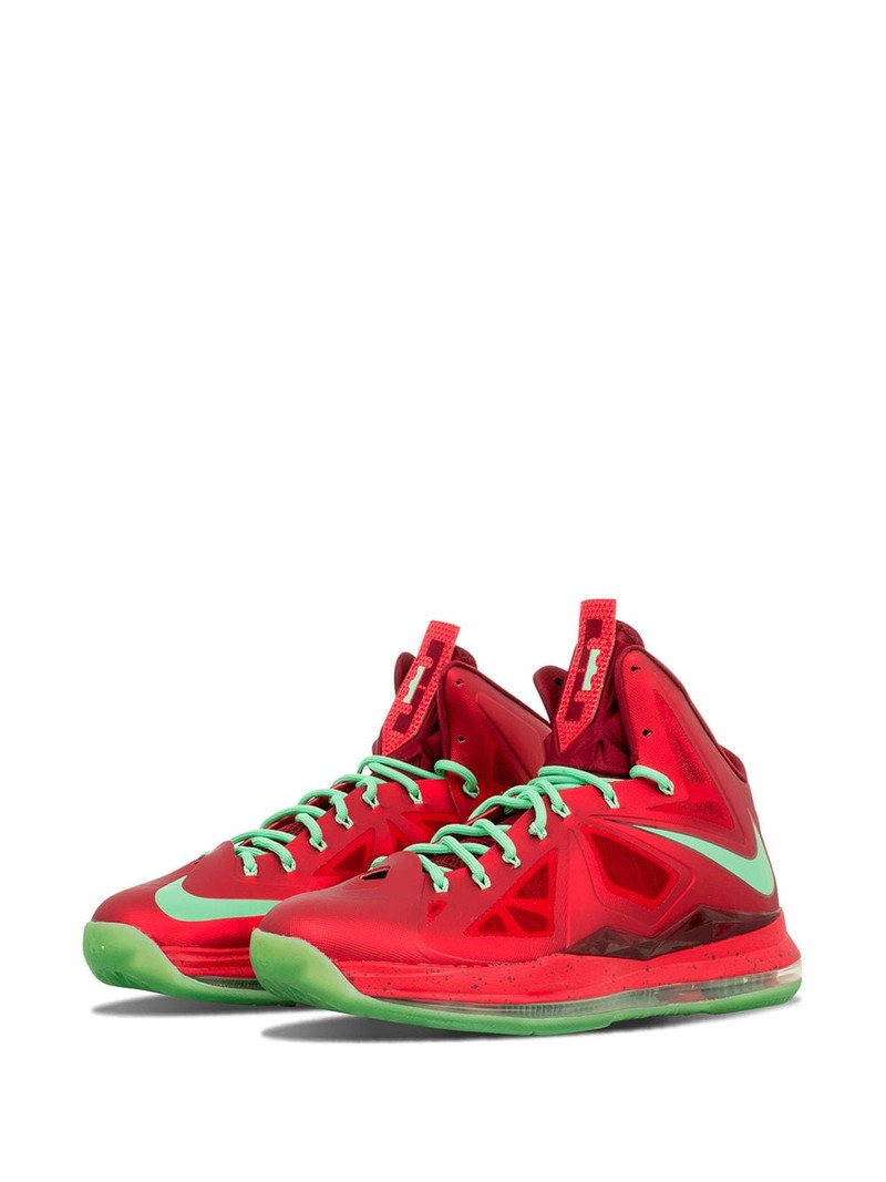 Nike LeBron 10 "Christmas" sneakers outlook
