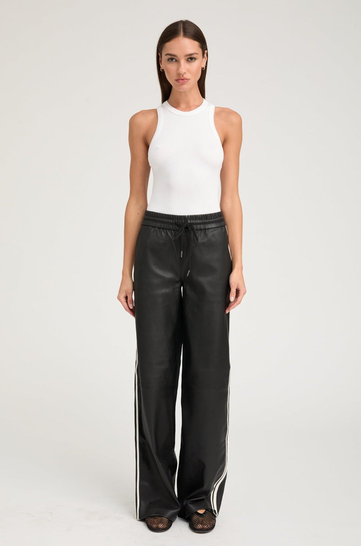 BLACK LEATHER BAGGY ATHLETIC PANTS - 2