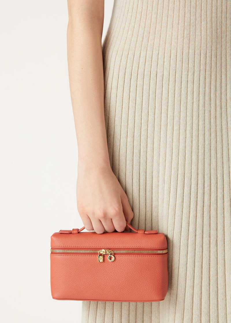 Loro Piana Extra Pocket L19 outlook