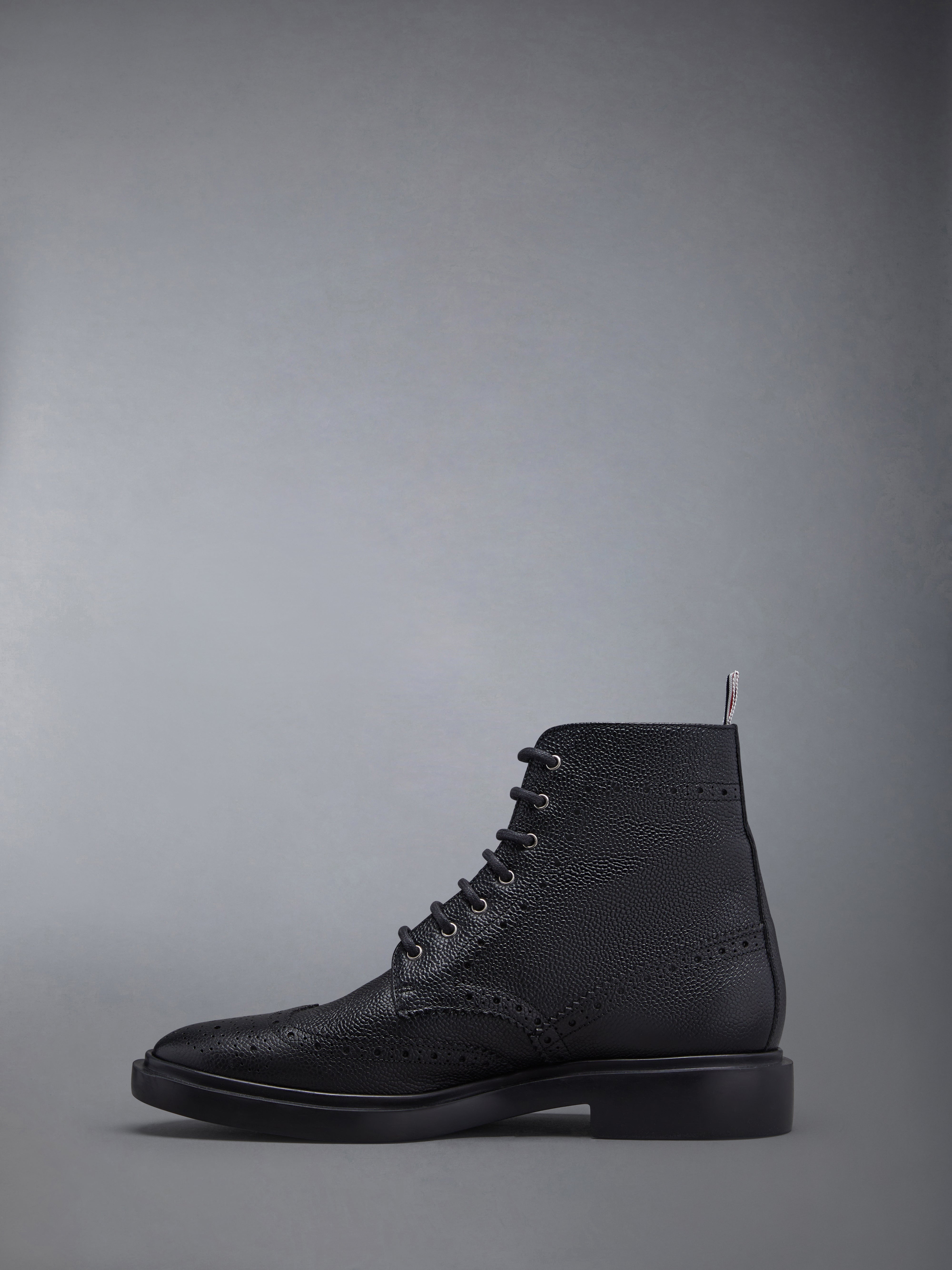 PEBBLE GRAIN RUBBER SOLE CLASSIC WINGTIP BOOT - 3