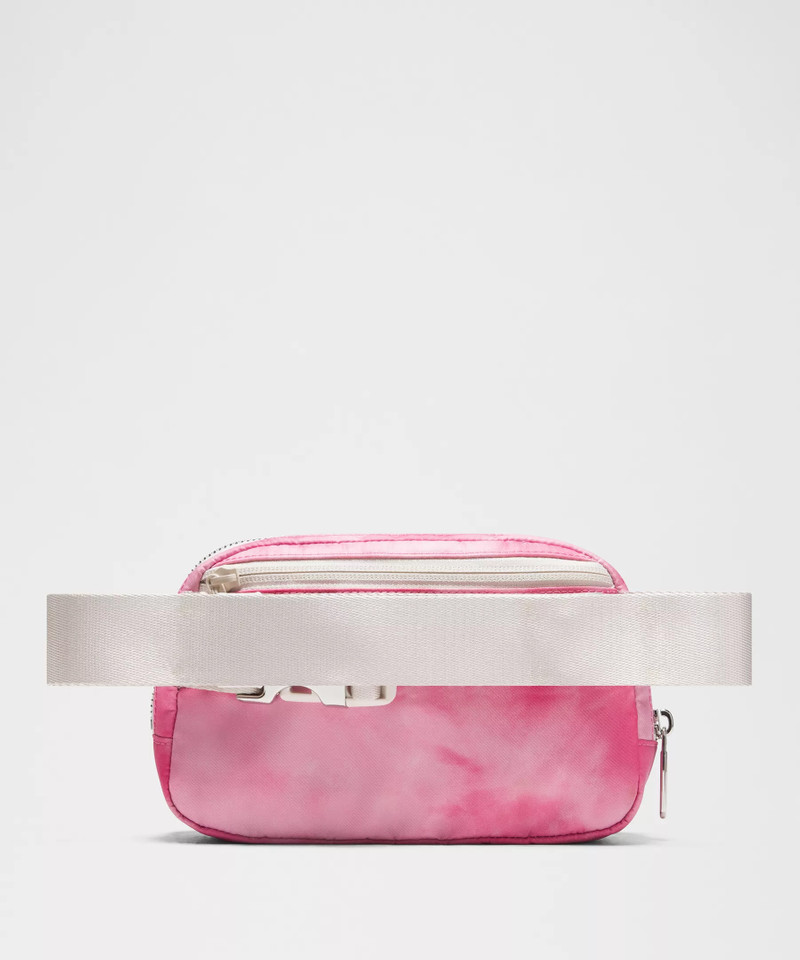 Everywhere Belt Bag 1L *Metal Hardware 3