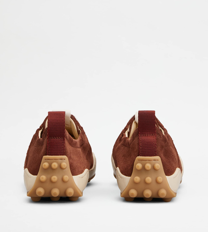 Tod's SNEAKERS IN SUEDE - BROWN outlook