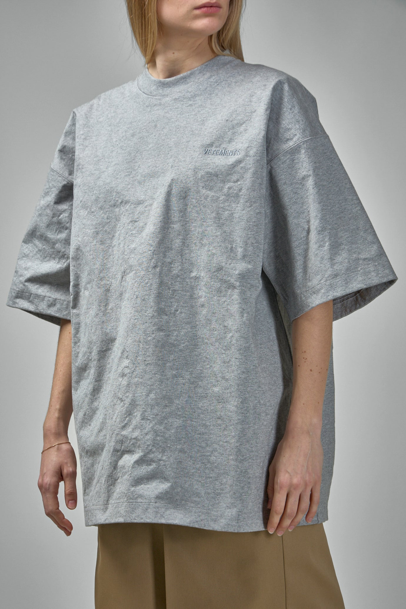 Metalized Wrinkled Logo Embroidered T-Shirt - 3