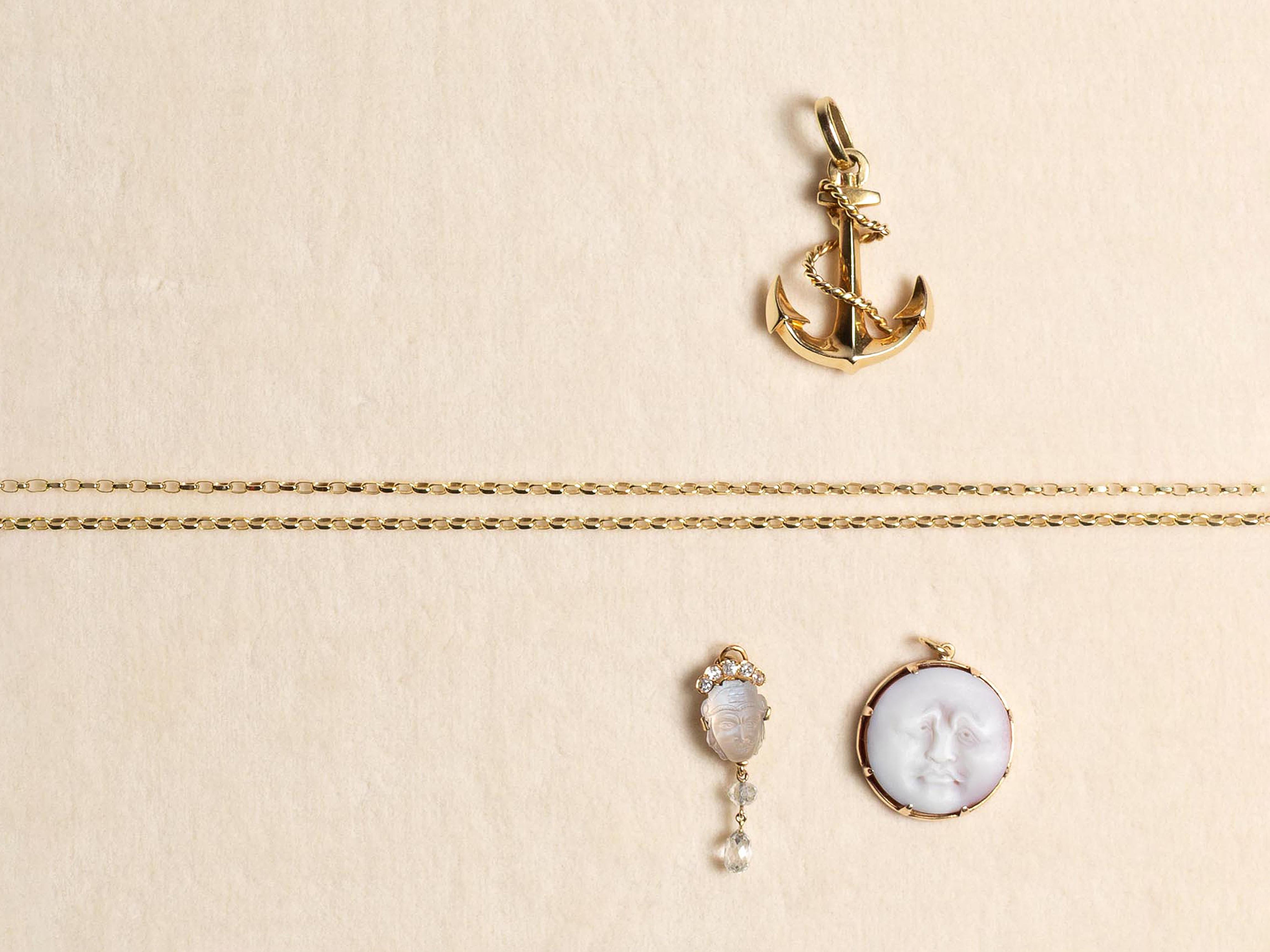 MOON PENDANT IN 9kt GOLD - 4