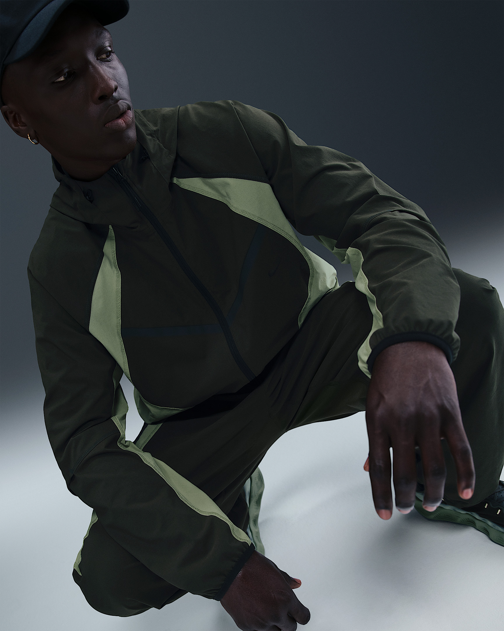 Nike Tech Men's Dri-FIT Woven Color-Block Windrunner Loose Jacket - 3