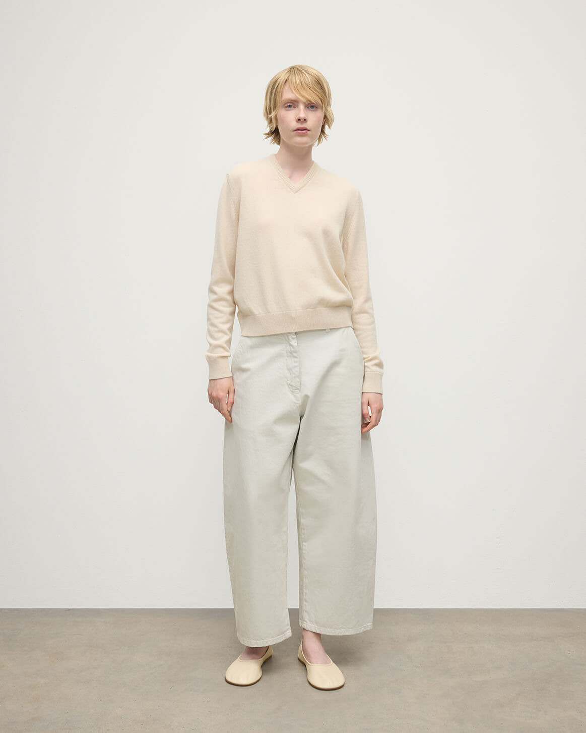 Classic Cashmere Cream V Neck Jumper - 2