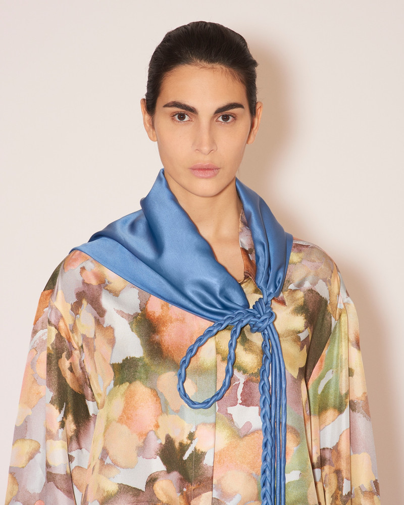 Nanushka BRITA - Slip satin headscarf - Blue outlook