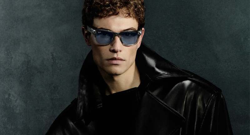 Ray-Ban Ray-Ban Meta Wayfarer (Gen 2) Shiny Transparent Grey Transitions® Sapphire Lenses outlook