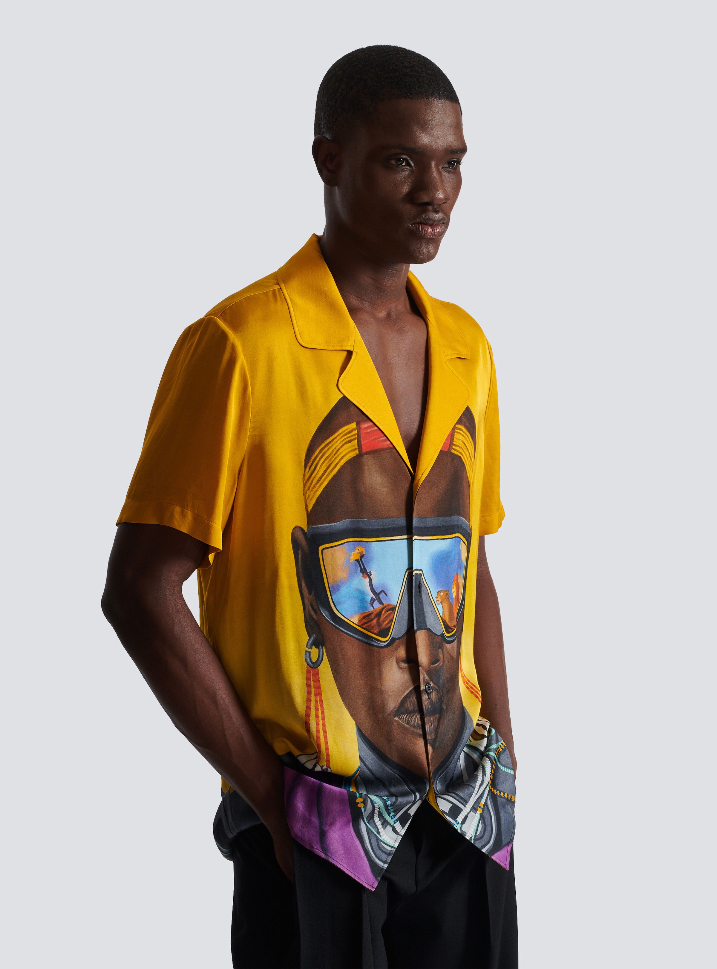 Disney x Balmain: The Lion King - Satin pyjama shirt with Nika Mtwana print - 6