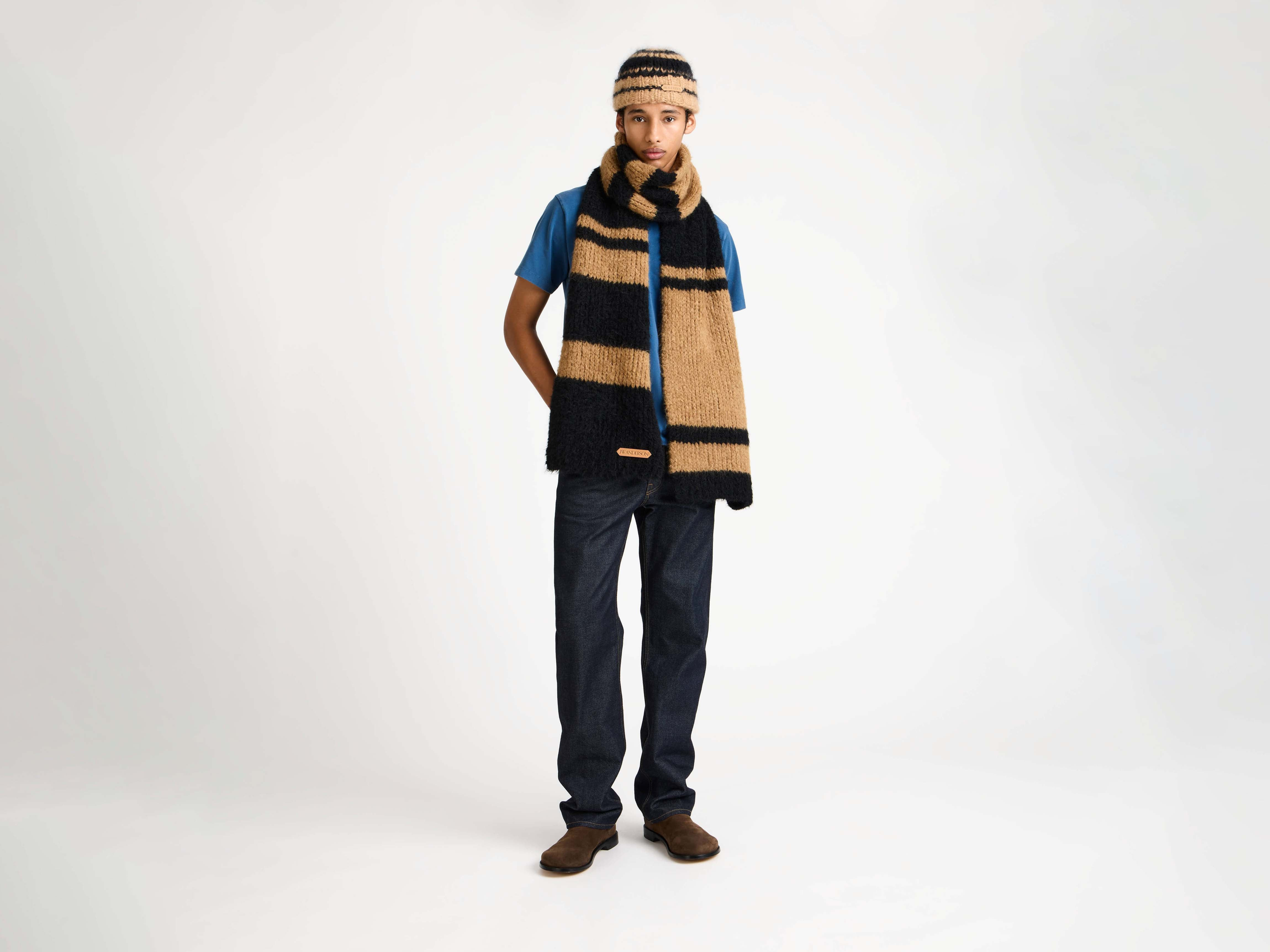 STRIPED SCARF IN BLACK - 2