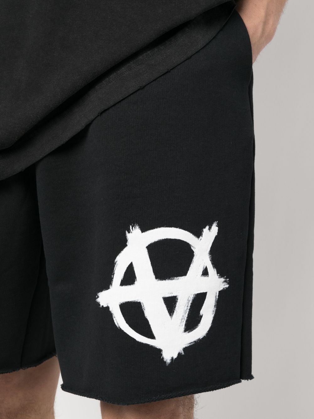logo-print knee-length shorts - 6