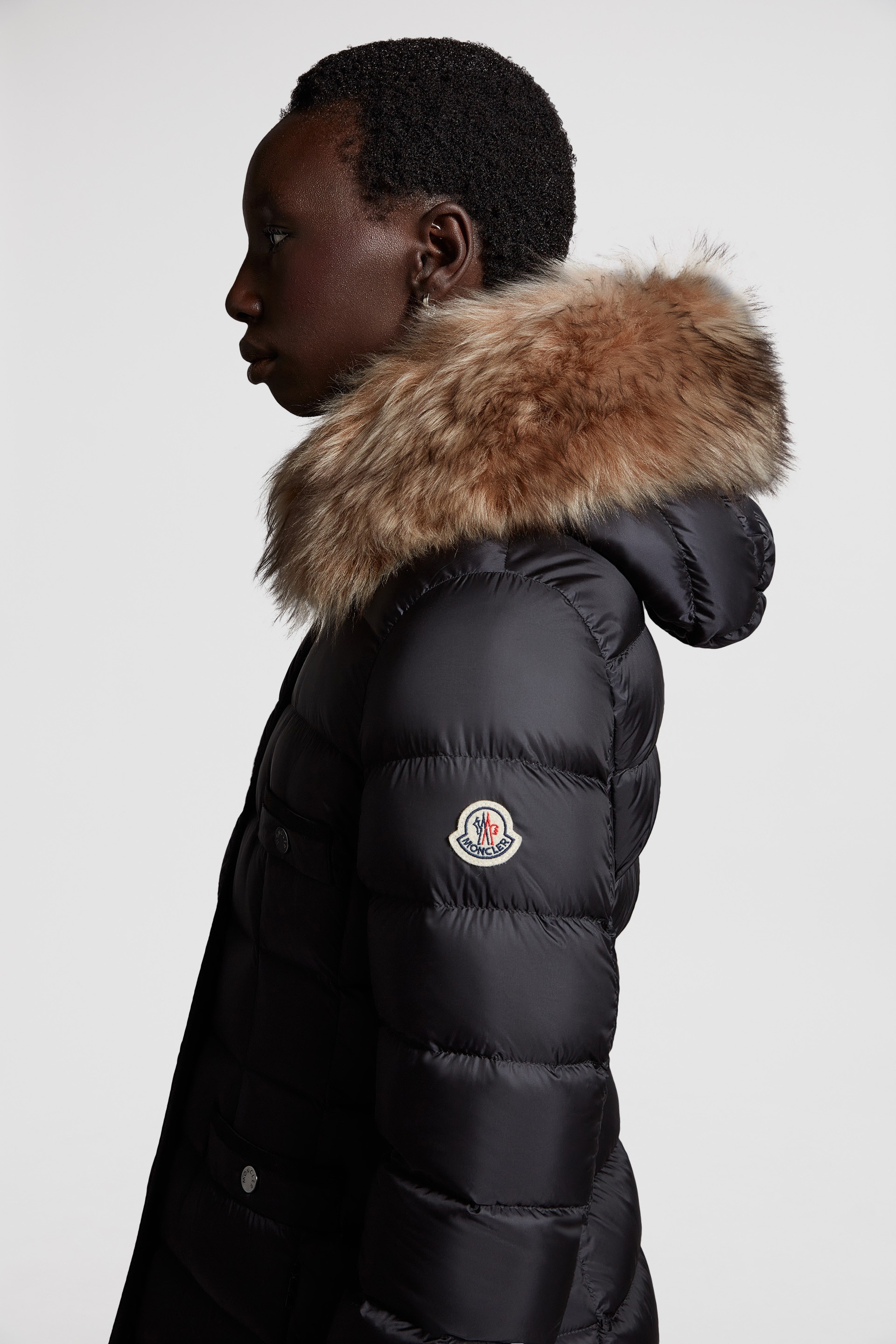 MONCLER ハネルシッフアッフハテットシャケット 【関税込】 Moncler Men's Marque Shiny Quilted Puffer Jacket W/ Fur Hood