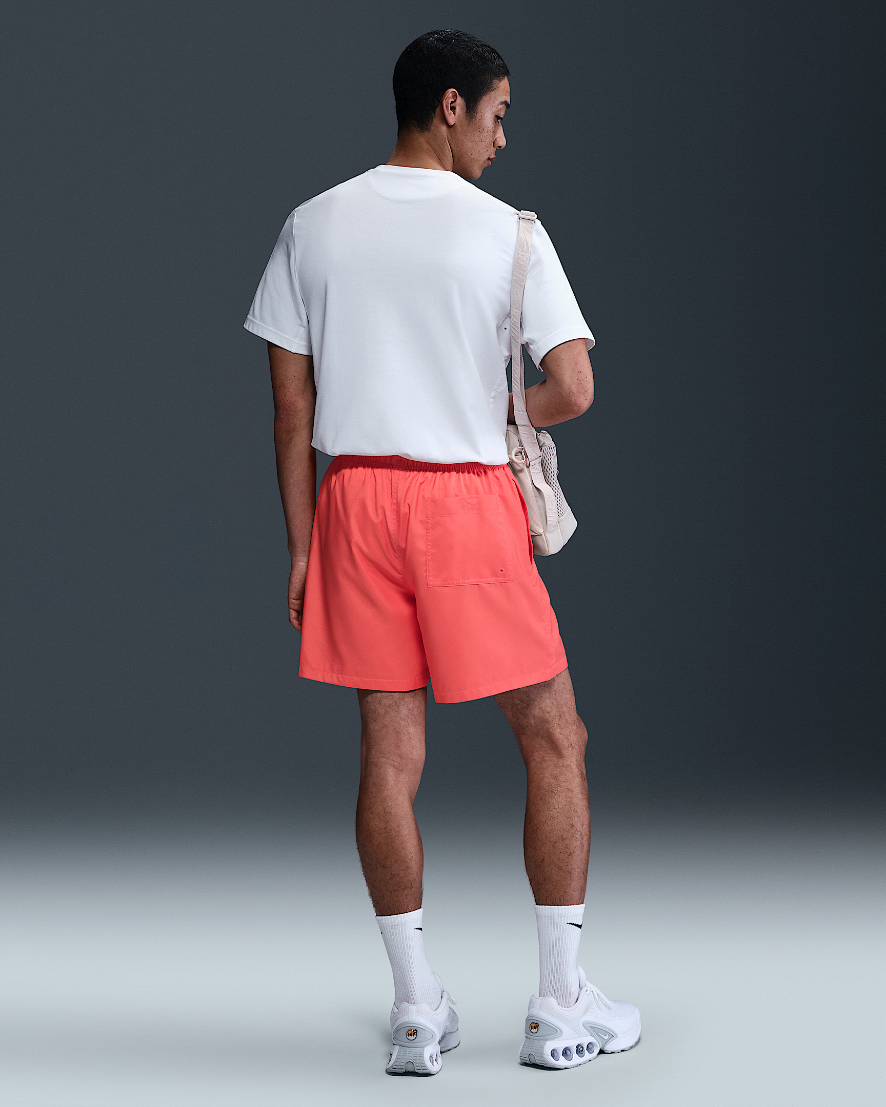 Nike Club Men's Woven Flow Shorts - 4