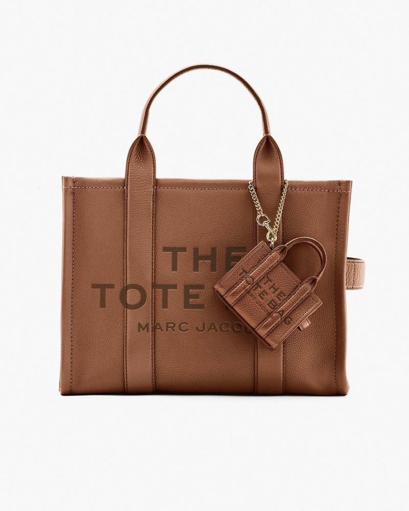 Marc Jacobs THE NANO TOTE BAG CHARM outlook