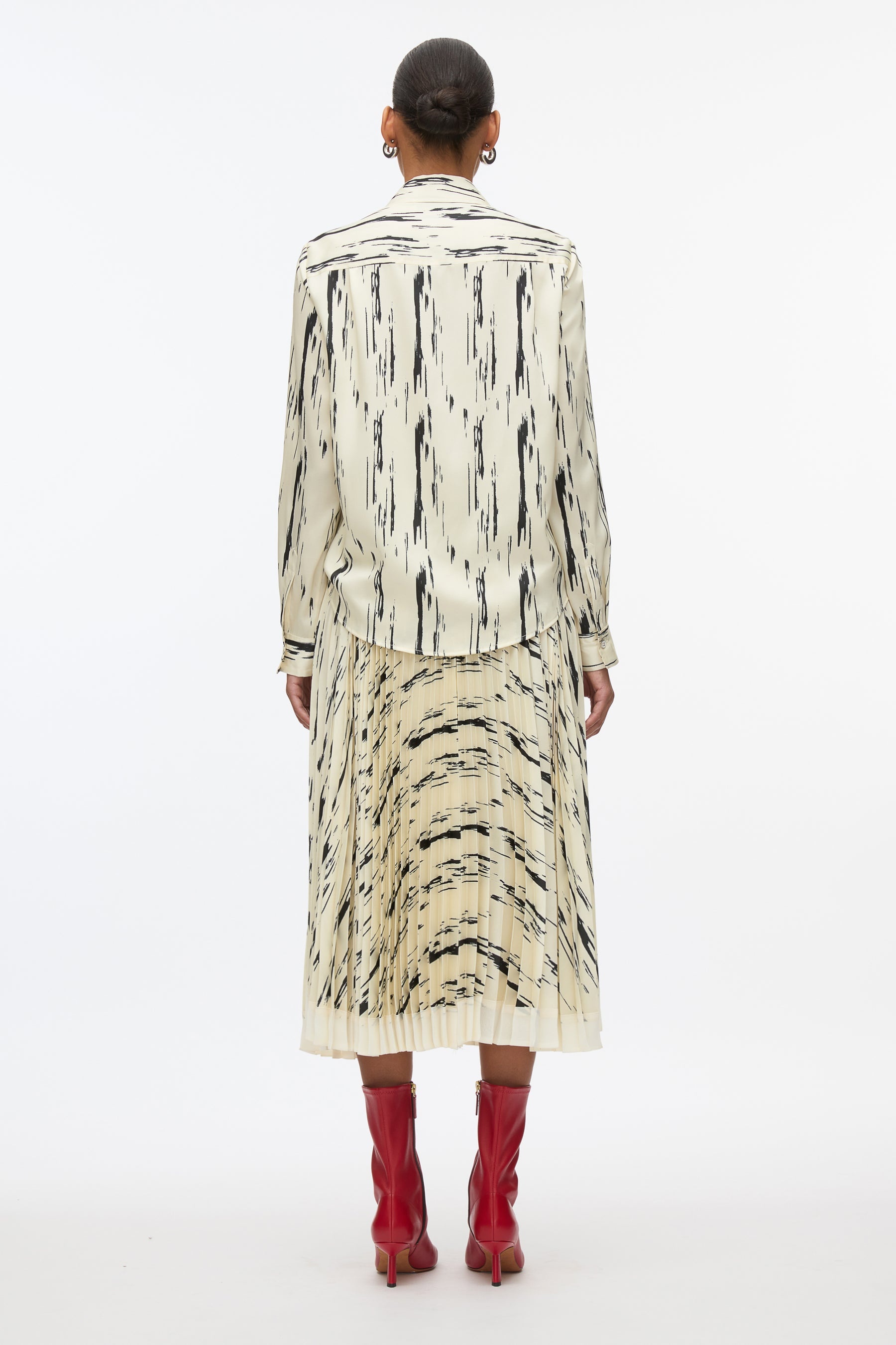 Abstract Wood Grain Crossover Draped Blouse - 4