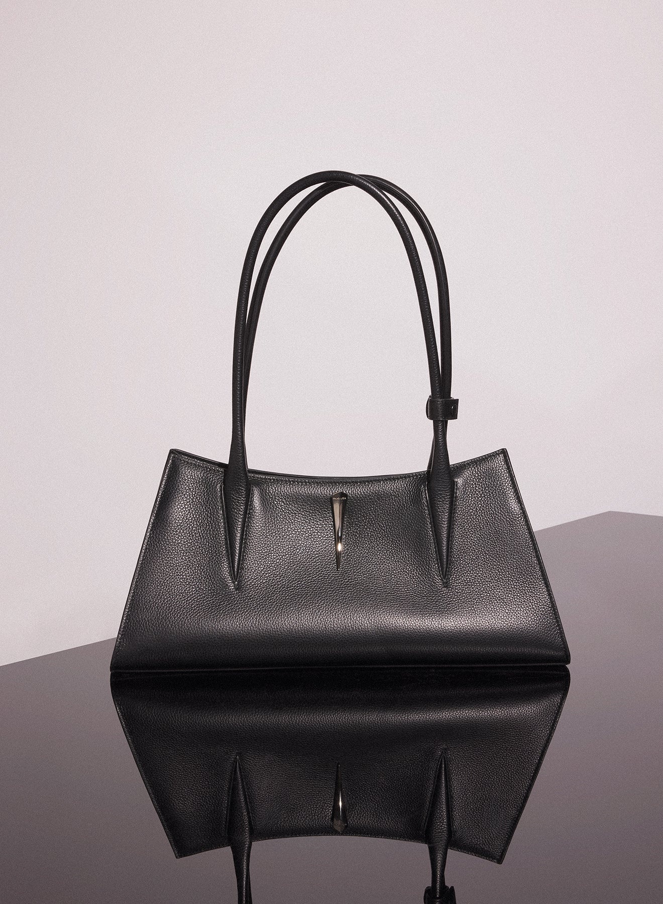 black grainy leather fang bag - 2