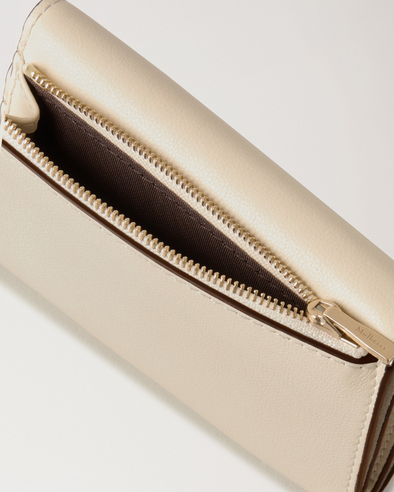 Mulberry Folded Multi-Card Wallet
Eggshell Micro Classic Grain outlook