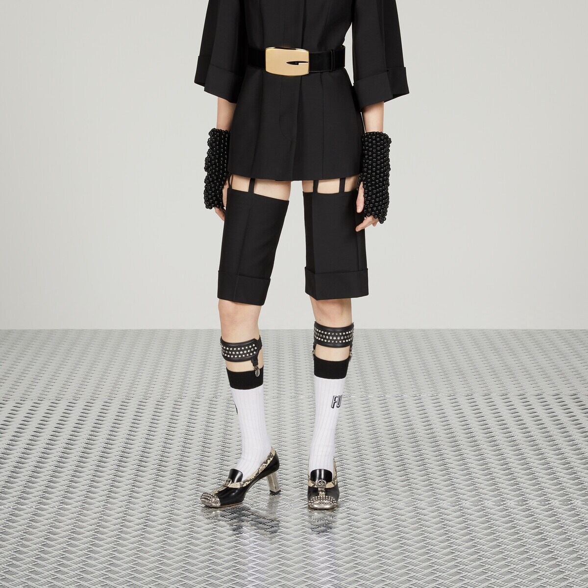 Wool silk cut-out short - 5