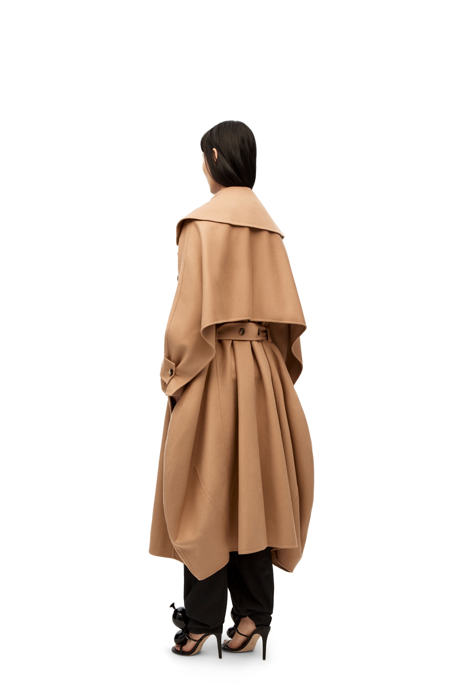 Belted coat in wool and cashmere - 4