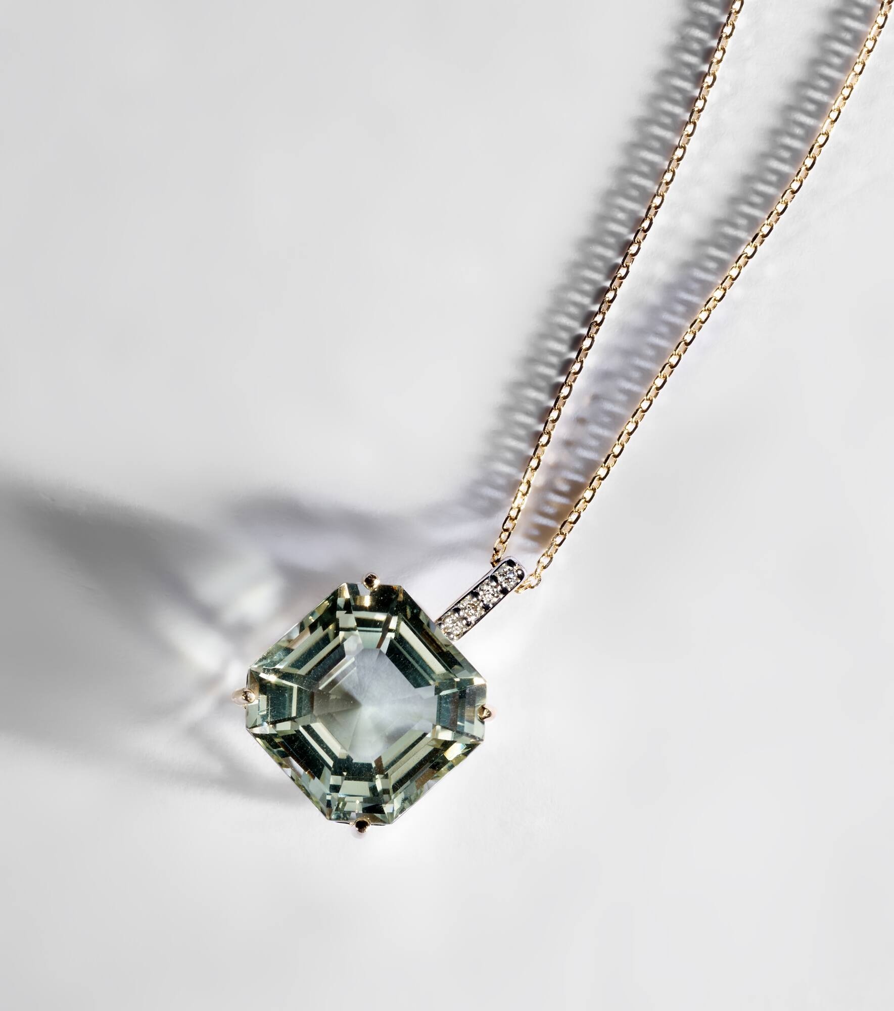 14kt gold necklace with green amethyst and diamonds - 5
