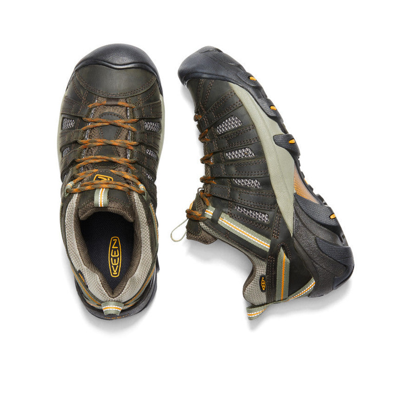 KEEN Men's Voyageur outlook