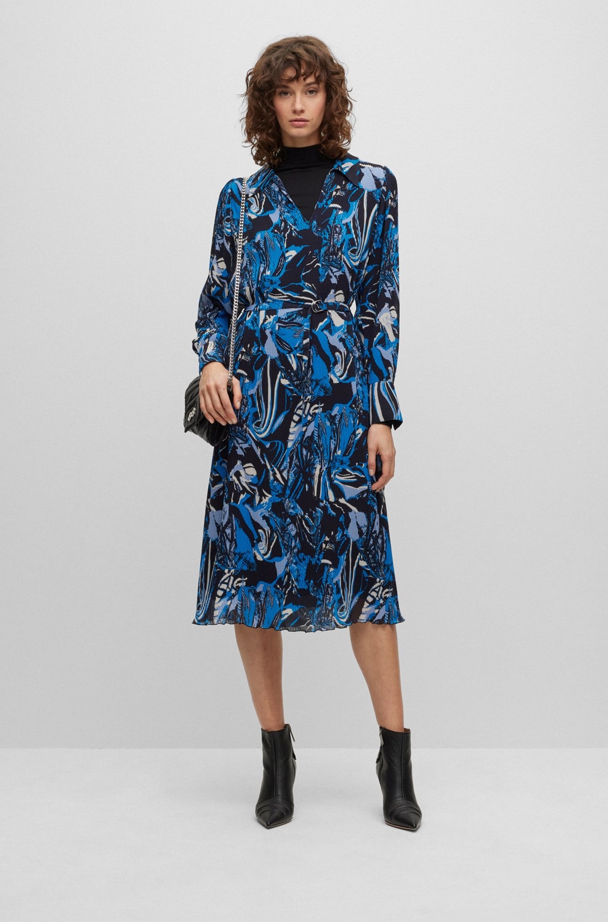 SEASONAL-PRINT DRESS WITH BELT AND V NECKLINE - 2