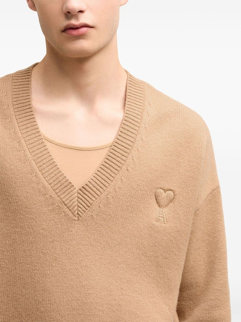 EMBOSSED AMI DE COEUR V NECK 스위치 6
